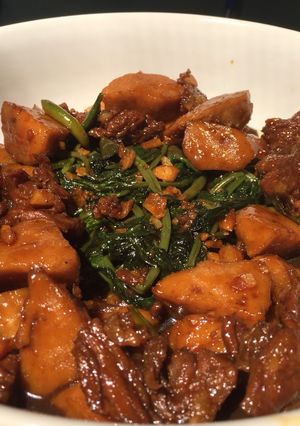 Foto resep Beef teriyaki with meatball and spinach