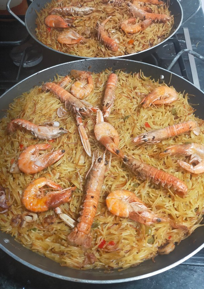 Una foto de Fideuá sencilla de marisco 🦞