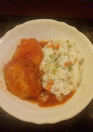 Una foto de Tortitas de pollo en salsa de chipotle