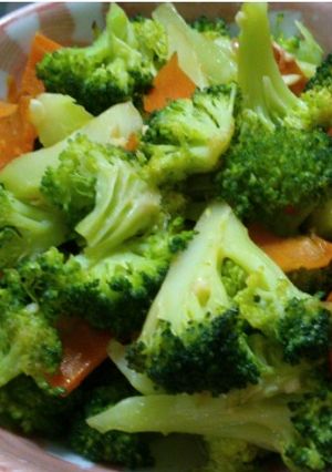清炒花椰菜 的食譜成品照片