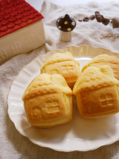 A picture of 麵包機「小房子鳳梨酥」好酥脆、好可愛!!.