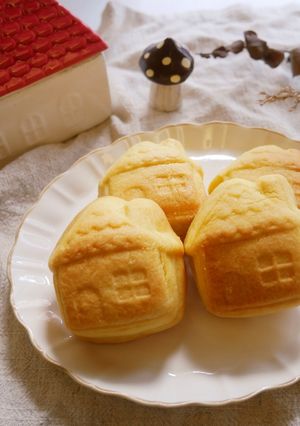 A picture of Bread Machine 'Little House Pineapple Cakes' - So Crispy, So Cute!!.