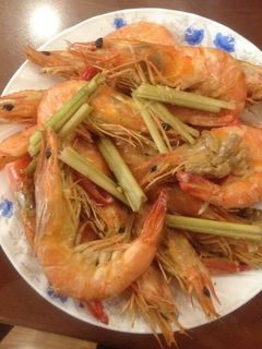 Hình của món Tôm hấp bia sả.