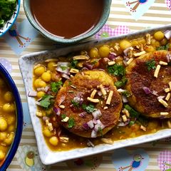 A picture of Aloo tikki.