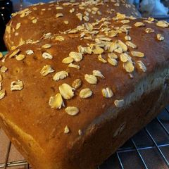 A picture of Oatmeal Bread.