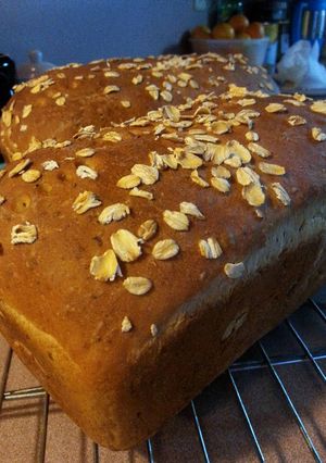 A picture of Oatmeal Bread.