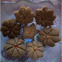 A picture of Eggless chocolate wheat flour cookies.