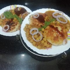 A picture of Tikki Chana Chaat.