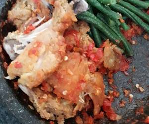 Fresh Menyajikan Ayam geprek Lezat Mantap