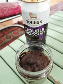 Una foto de Mug cake de stout double chocolate