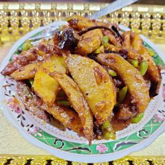 A picture of Chilli potato wedges.