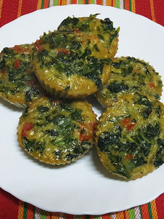 Una foto de Muffins de kale sin harina
