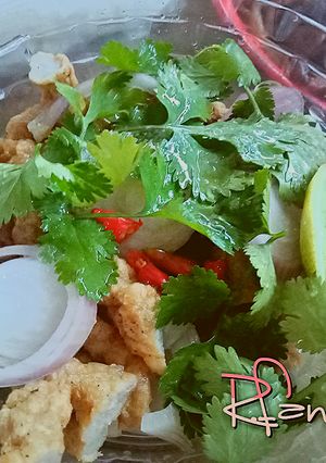 รูปของ ยำผักชีหมูเด้ง