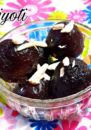 A picture of Khoya Jamun.