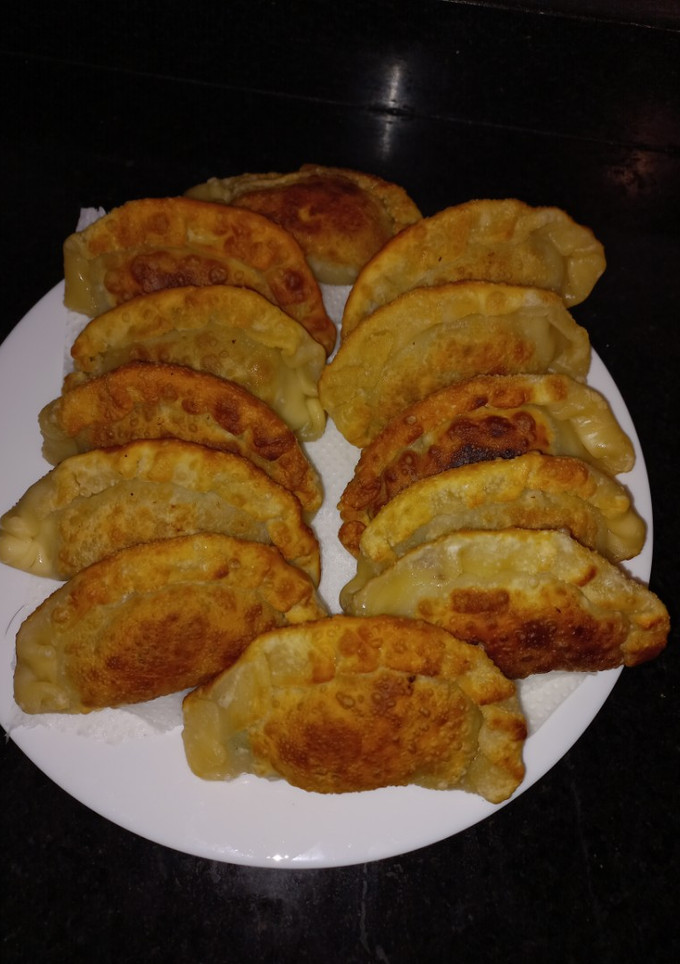Una foto de Empanadas fritas de carne mechada