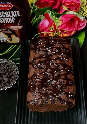 चॉकलेट बिस्कुट केक इन कढाई(chocolate biscuit cake in kadhai recipe in hindi) रेसिपी मुख्य फोटो