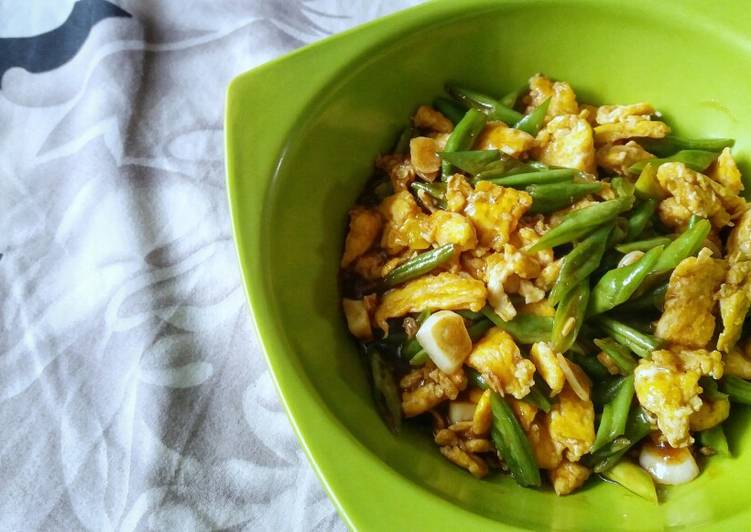 Steps to Prepare Homemade Tumis Buncis Telur / Stirfried Green Beans and Eggs