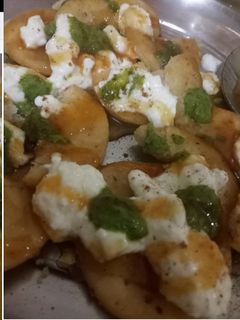 पापड़ी चाट (Papri chaat recipe in Hindi) रेसिपी मुख्य फोटो
