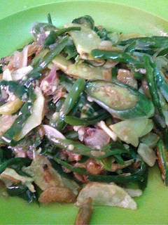 Foto resep Cabe ijo iris (kentang, udang, terong ijo)