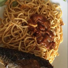 A picture of Jollof spagetti.