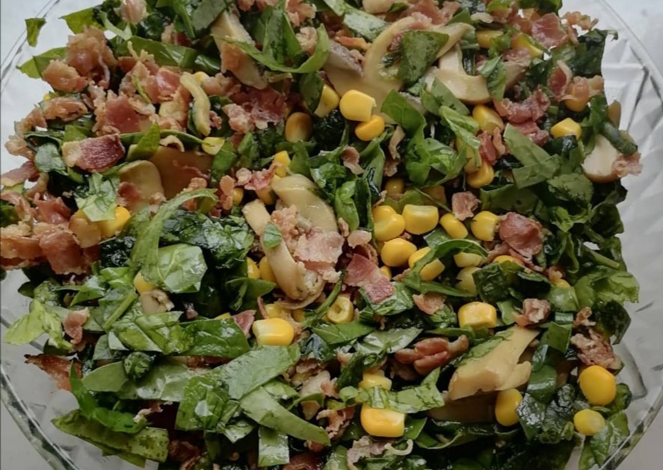 Ensalada de espinacas con tocino UTVCO