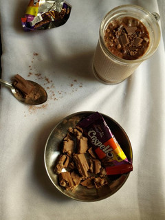 ડ્રિંકિંગ ચોકલેટ (Drinking Chocolate Recipe In Gujarati) રેસીપી મુખ્ય ફોટો