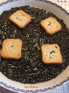 Una foto de Potaje de Lentejas Caviar