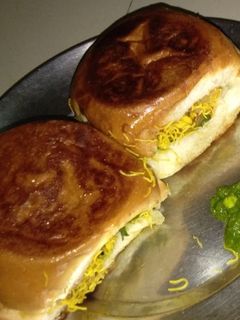 કચ્છી દાબેલી(Kutchi dabeli recipe in gujarati) રેસીપી મુખ્ય ફોટો
