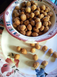 A picture of Peanut burger.