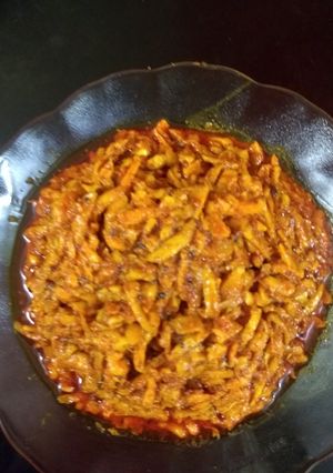A picture of Kachhi haldi pickle.