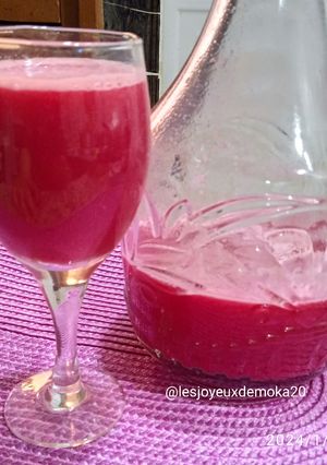 Une photo de Jus détox : betterave / orange 🍊 / citron 🍋/ miel naturel 🍯