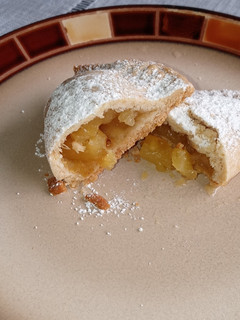 Una foto de Empanadas de piña