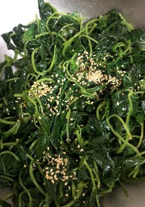 รูปของ 🥬ผักโขมหมักน้ำมันงาเกาหลี🥬