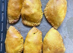 Zdjęcie przepisu Jamaican Chicken Patties.