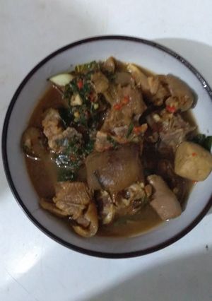A picture of Goat meat pepper soup.