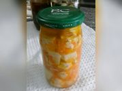 Una foto de pechugas de pollo en escabeche