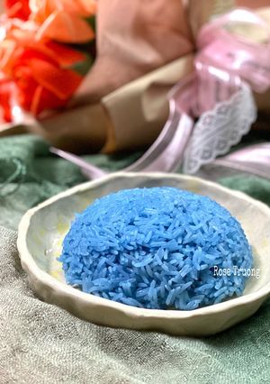 Hình của món Cơm Hoa Đậu Biếc.