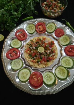 A picture of Masala Papad.