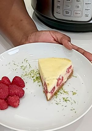 صورة لوصفة تشيز كيك بالتوت مع جبنة البري من ريبيكا بوتو في الانستانت بوت