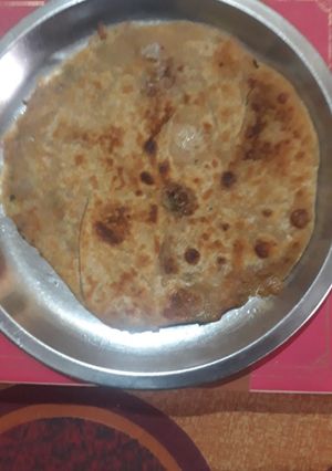 आलू का पराठा(aloo ka paratha recipe in hindi) रेसिपी मुख्य फोटो