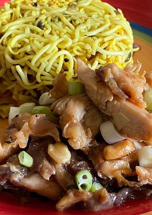 A picture of Sweet n sour chicken.