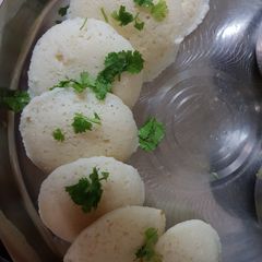 A picture of Idli.