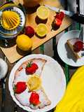 Strawberry & Lemon Cake! 🍓🍋