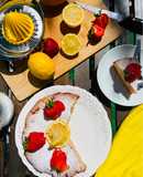 Strawberry & Lemon Cake! 🍓🍋