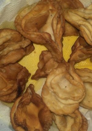 फूल मठरी (phul mathri recipe in Hindi) रेसिपी मुख्य फोटो