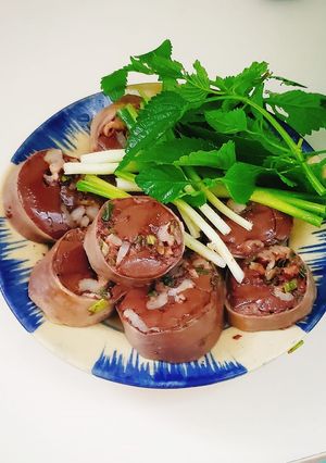 Hình của món Dồi tiết mỡ luộc.