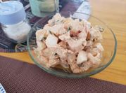 Una foto de salsa rosada