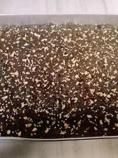 ચોકો અખરોટ કેક (Choco Walnut Cake Recipe In Gujarati) રેસીપી મુખ્ય ફોટો