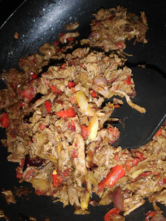 A picture of Shredded beef sauce.