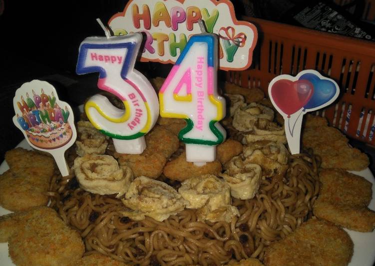 Tart Mie instan - tart ultah (anti mainstream 😁)